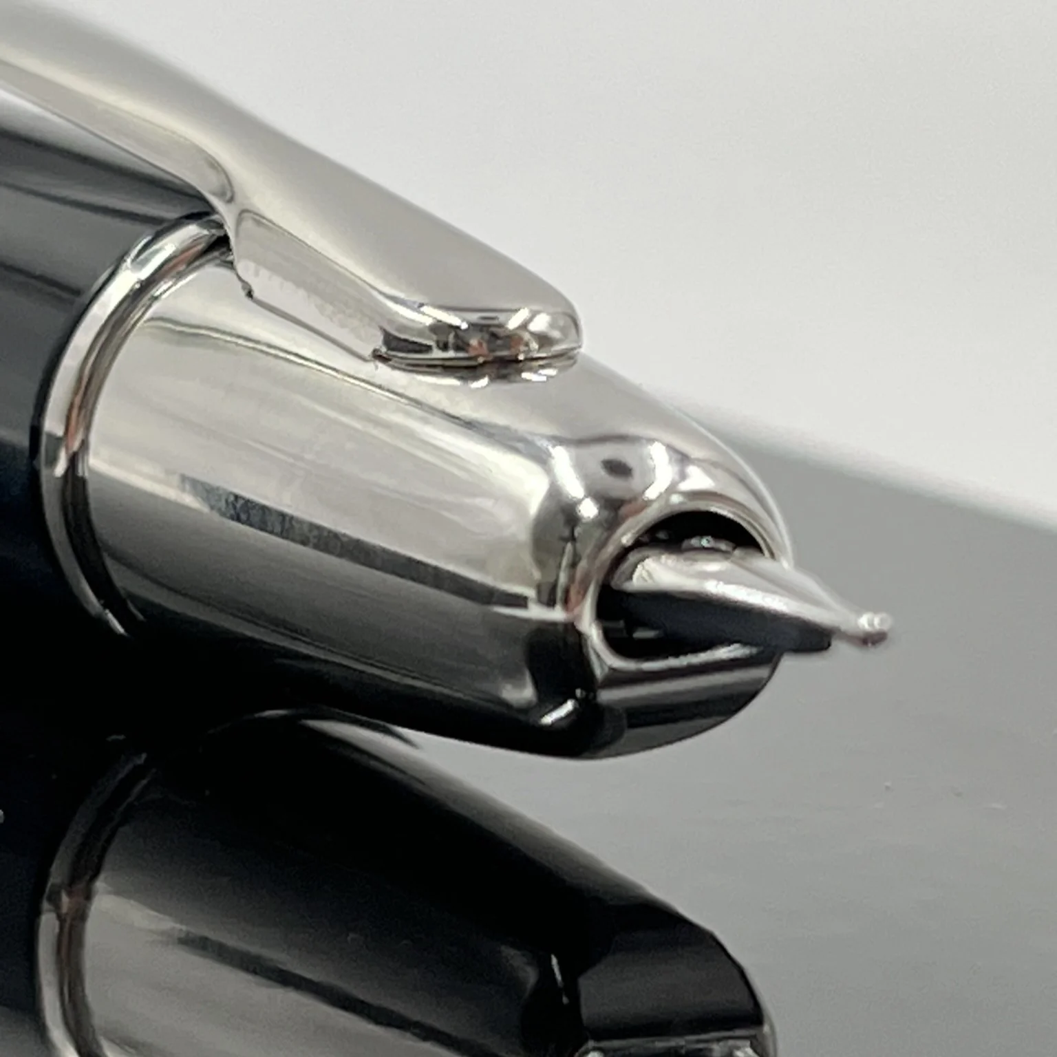 Pilot Capless SE Fountain Pen Blue - Image 3